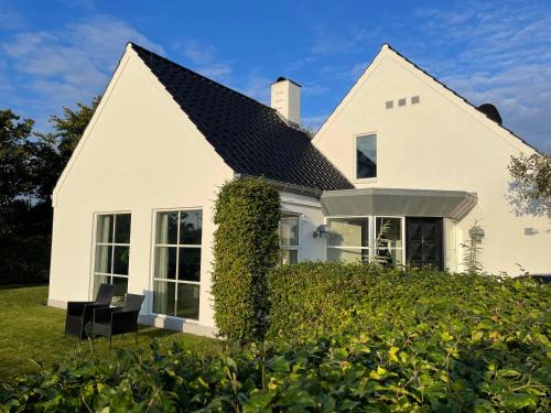 Herning Villa | Villa Helt - Helts Guesthouse