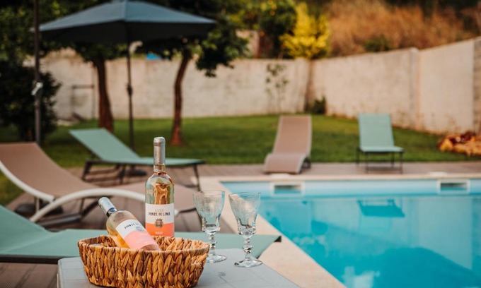 Correlha Villa | Villa Henriques