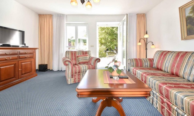 Seebad Heringsdorf Apartment | Villa Hohe Düne 01 - ground floor terrace apartment