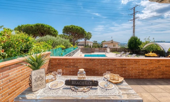El Mas Mora Villa | Villa 'Ibiza' with Private Pool, Private Terrace and Wi-Fi