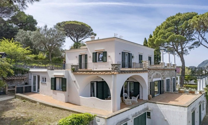 Tiberio Villa | VILLA IL PAGLIARO Sum