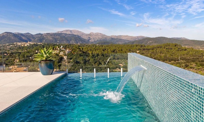Buger Villa | Villa in Búger with Rooftop Pool & Scenic Views
