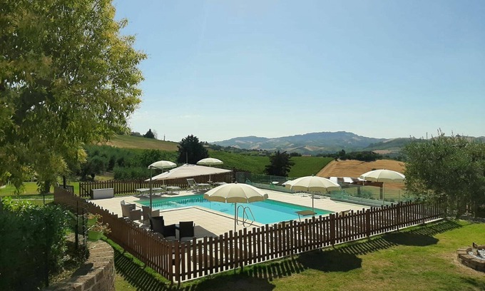 Carassai Villa | Villa in Carassai with 4 bedrooms sleeps 11