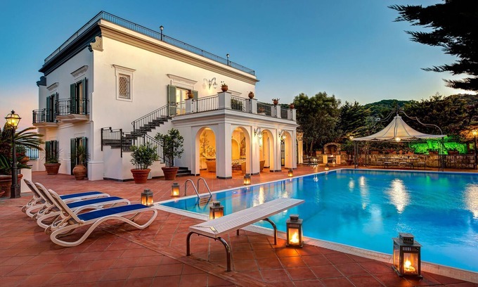 Sant'Agnello Villa | Villa in Colli Di Fontanelle with 4 bedrooms sleeps 8