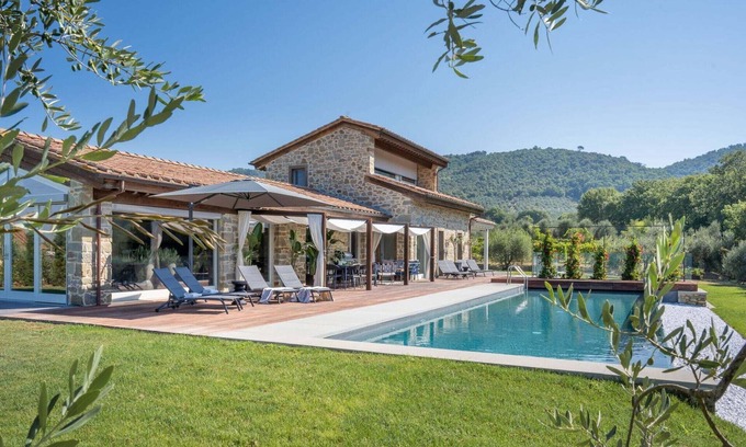Ferretto Villa | Villa in Cortona with Infinity Pool & Spa
