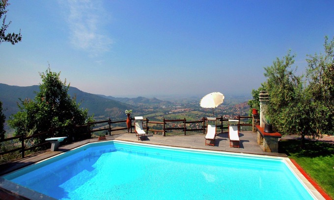 Castiglion Fiorentino Villa | Villa in Tuscany with Pool and Valley Views