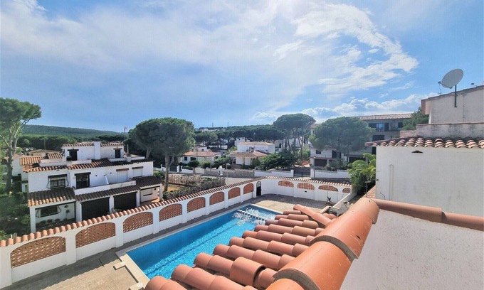 L'Escala Villa | Villa in L’Escala near Riells Beach