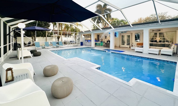 Richmond West House | Villa in Miami with Heated Pool & Salt System