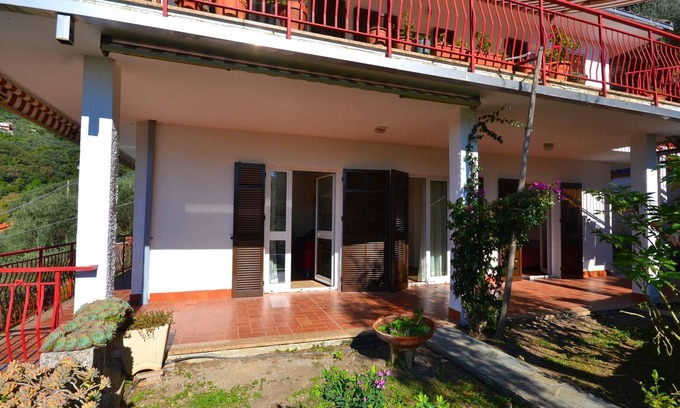 Moneglia House | Villa in Moneglia near the Sea and Hillside