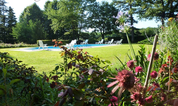 Castelvecchio Villa | Villa in park with pool