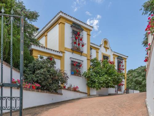 Priego de Cordoba Villa | Villa in Priego with pool near Sierras Subbéticas