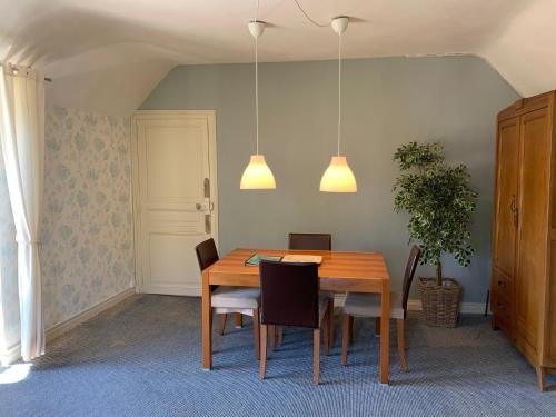 Saint-Nectaire Apartment | Villa in Saint-Nectaire near Ski Slopes, cleaning included