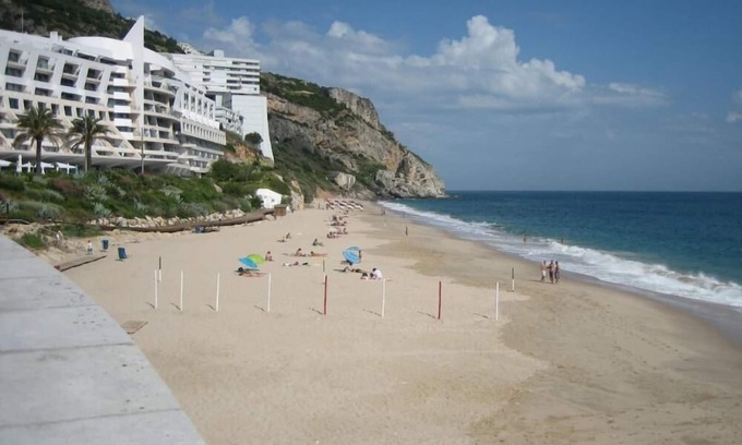 Santiago Villa | Villa In Sesimbra with garden by Beach With Sea & Castle Views
