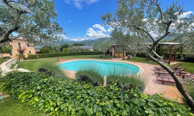 San Brizio House | Villa in Spoleto, cottage, Yoga studio, pool, peaceful oasis. Rome 1 hr. Slps 20