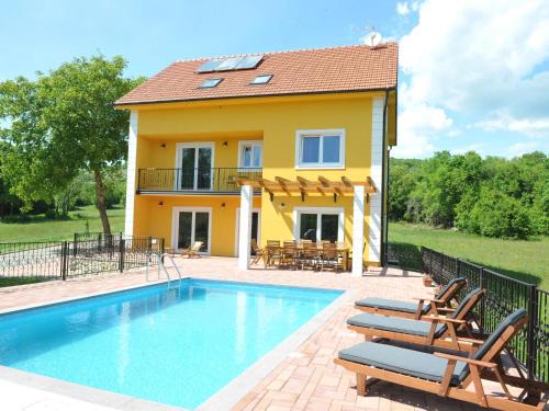 Trilj Villa | Villa in Tijarica with Private Pool