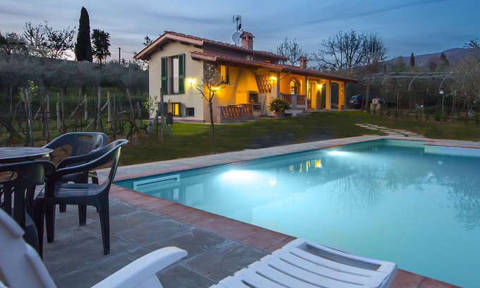 Reggello Villa | Villa in Toscana - Reggello con Piscina, Wi-Fi, Giardini.