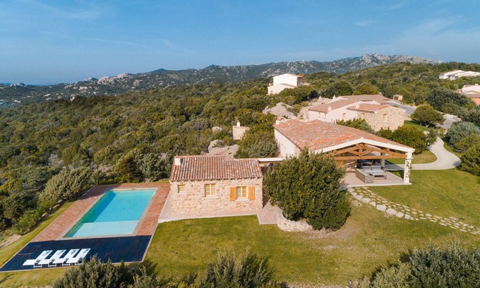 Arzachena Villa | Villa 'India' with Sea View, Wi-Fi and Air Conditioning
