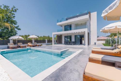 Kalamaki Villa | Villa Infinity Ena