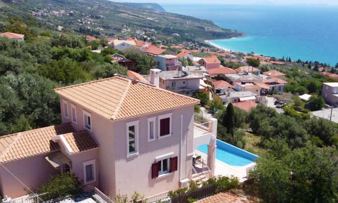 Vlachata Villa | Villa Ionion Pelagos, infinity pool with magnificent 180° view of sea & mountain