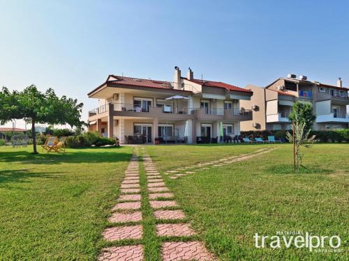 Nea Propontida Villa | Villa Iris by RentalsPro Services - Agios Mamas Beach