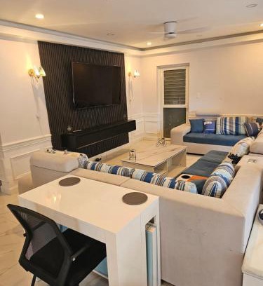 Buckleys Village Apartment | Villa Irving
