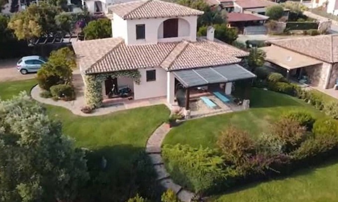 Case Peschiera-Lu Fraili Villa | Villa with large garden and sea view in San Teodoro