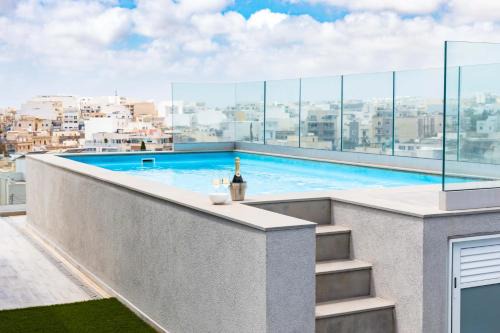 Tal-Ghoqod Villa | Villa Ixoria Unit 2 with Rooftop Pool by ArcoBnb
