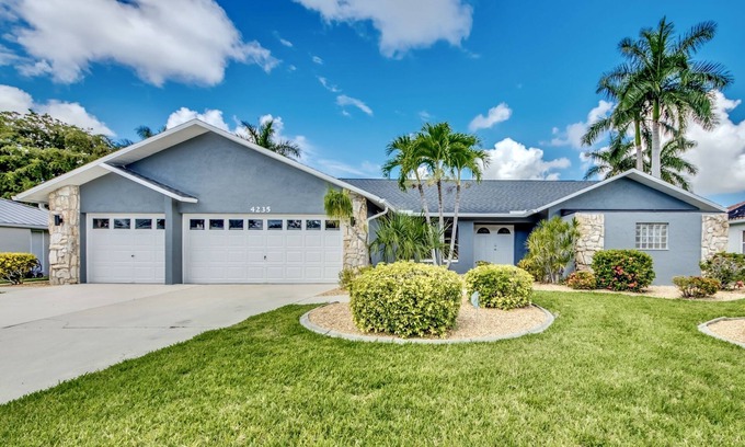 Lochmoor Waterway Estates Villa | Villa Journey - newly renovated, large pool, adjoining small park with lake