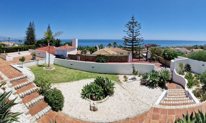Puerto de la Duquesa Villa | Villa Joya de Guadalupe 2421