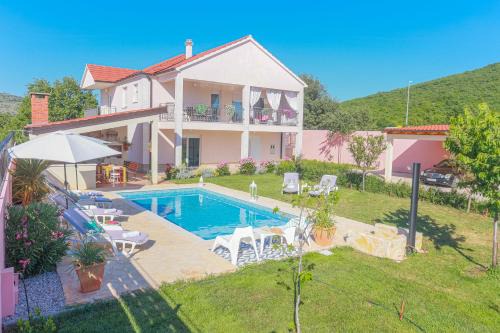 Dicmo Villa | Villa Kalura