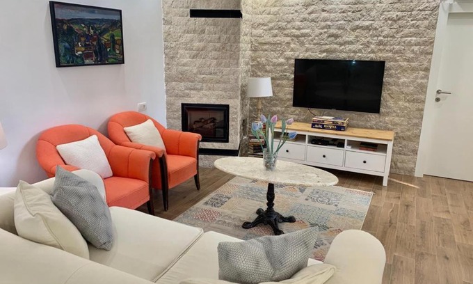Krasici Apartment | Villa KeyD