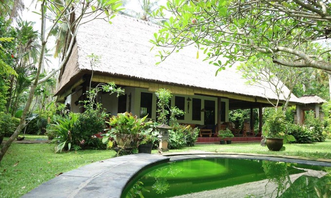 Pekutatan Villa | Villa Kharisma Medewi