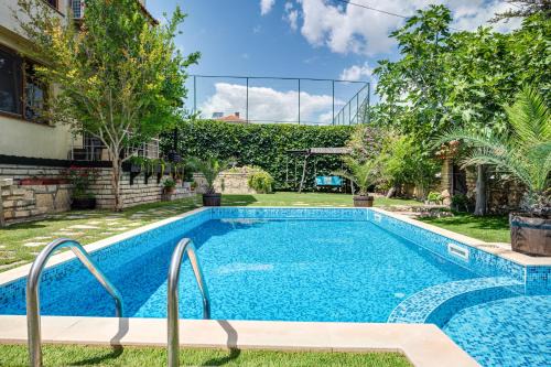 Balchik Villa | Villa Komitata-Pool and Jacuzzi