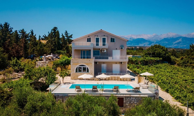 Douliana Villa | Villa Konstantinos Hilltop Vineyard Escape