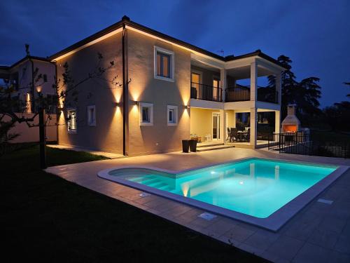 Crveni Vrh Villa | Villa Kortus - private pool&700mbeach