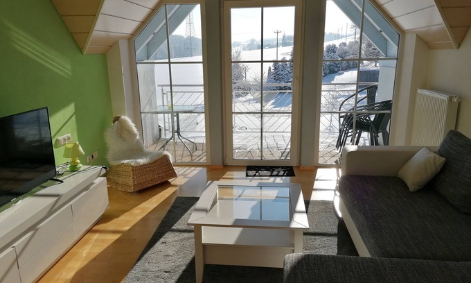 Unterallgau Apartment | VILLA KUNTERBUNT, quiet flat in the countryside, single room/3-room apartment rental