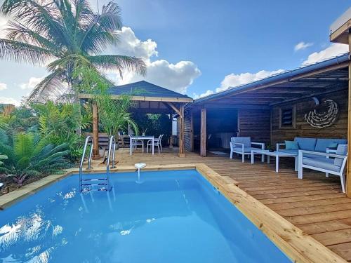 Sainte-Anne House | Villa l'Anjou Créole a Sainte Anne en Guadeloupe avec piscine privée et 2 chambres pour 4 personnes