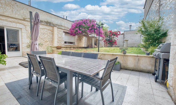 Eymet Villa | Villa L’Envie d’Eymet – Garden, private terraces, Wi-Fi, BBQ, ideal for families & remote work