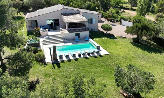 Porto-Vecchio Villa | Villa La Chiappa Seaside heated pool, Spas, air conditioning, Petanque court