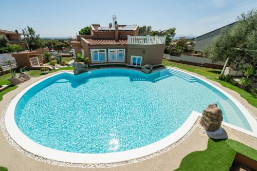 Quartu Sant'Elena House | Villa Leon with Private Pool