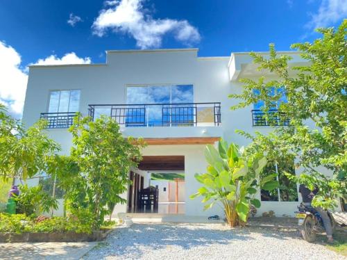 Puerto Triunfo Villa | Villa Linda