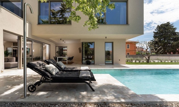 Novigrad Villa | Villa Lipa Tree by Villas Guide