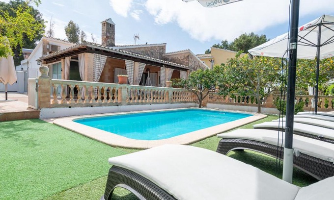 Cielo de Bonaire Ski Chalet | Villa Llimona