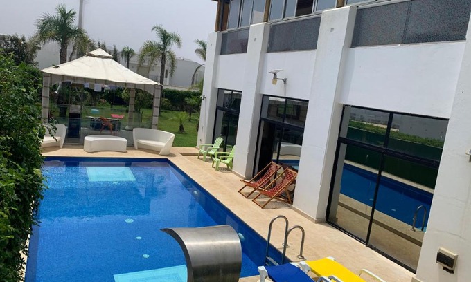 Plage des Nations Villa | Villa LMS