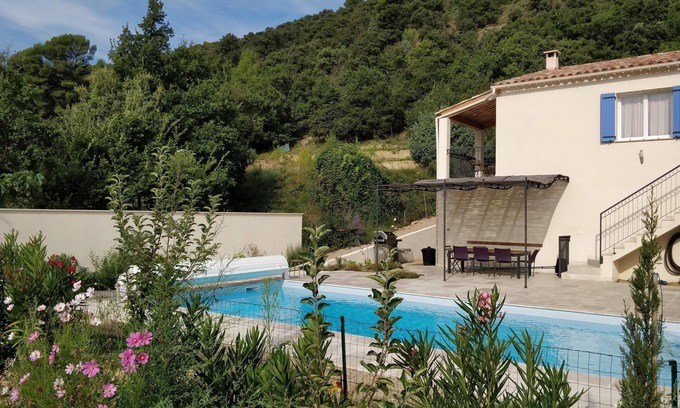 Allemagne-en-Provence Villa | Villa Loregano14p., air-conditioned, heated pool, pétanque in flower garden
