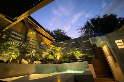 Etang Sale Les Bains House | VILLA LORET