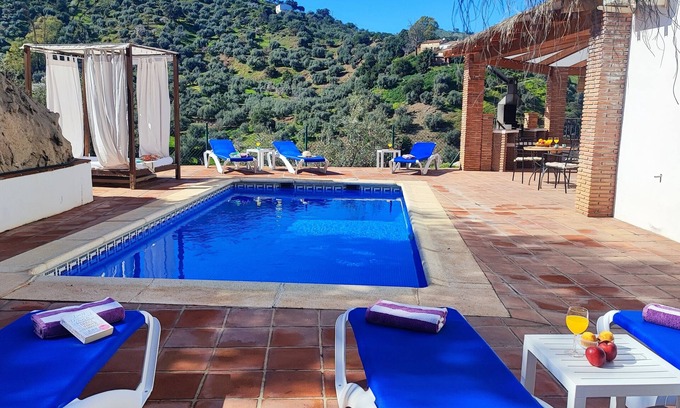 Malaga-Este Villa | Villa Los Pinos,10 people, HEATED POOL, WIFI, A/C, Petfriendly, magnificent view