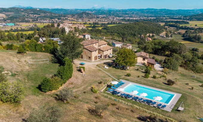 Bivio Lugnano Villa | Villa Lugnano, villa with private pool perfect for families or groups