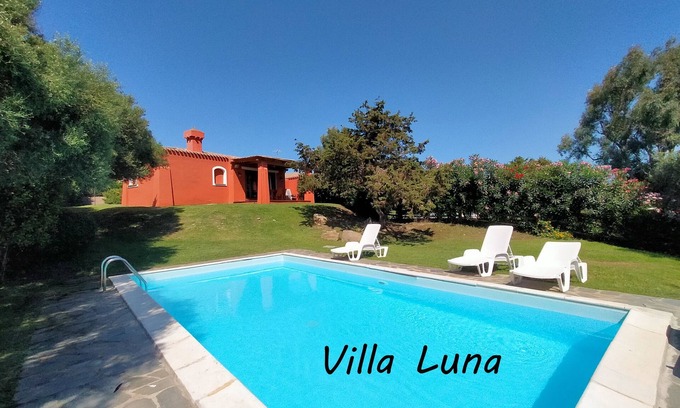 Punta De Su Turrione Villa | VILLA LUNA, FOR 4/6 PERSONS WITH PRIVATE POOL FOR EXCLUSIVE USE AND AIR COND.