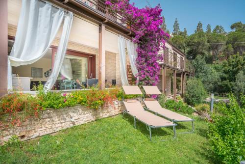 Eden Rock Villa | Villa Luna . Chia Eden Rock . Wifi AC